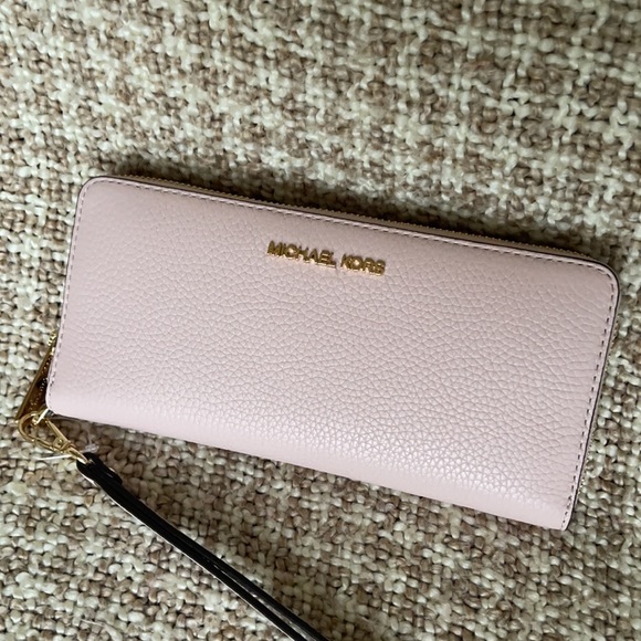 Michael Kors Jet Set Travel Large Travel CONTINENTAL Wallet-Wristlet - Picture 8 of 16